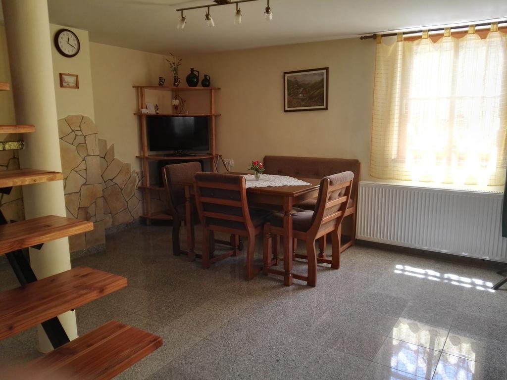 Sárvár Agave Apartman מראה חיצוני תמונה